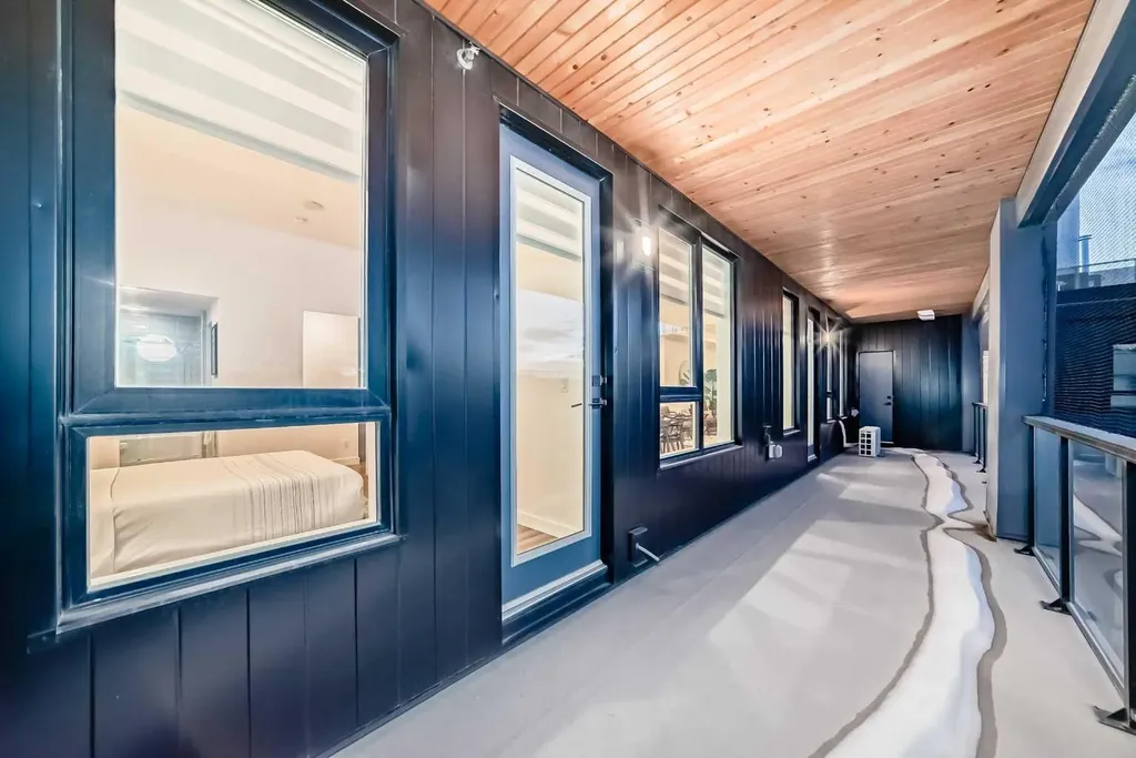 4138 University Avenue NW Calgary AB T3B 6L4
