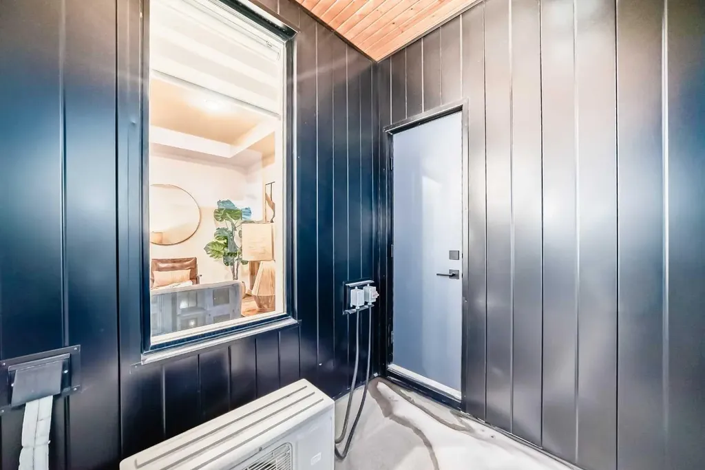 4138 University Avenue NW Calgary AB T3B 6L4