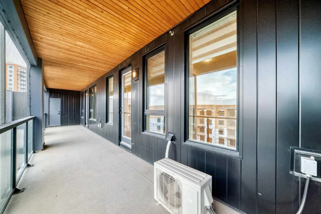 4138 University Avenue NW Calgary AB T3B 6L4