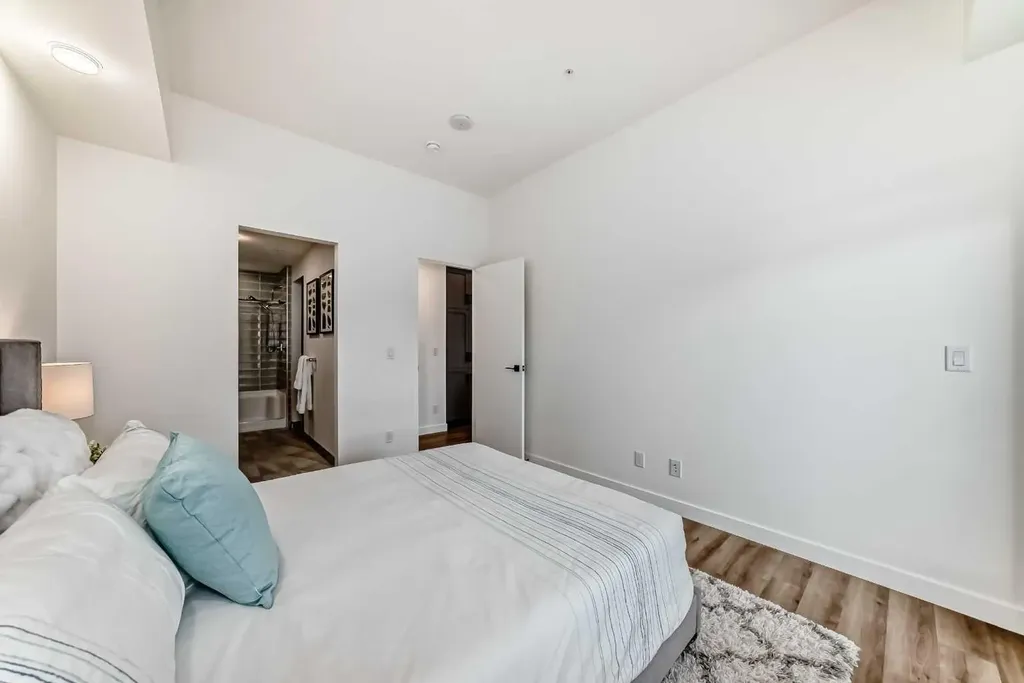 4138 University Avenue NW Calgary AB T3B 6L4