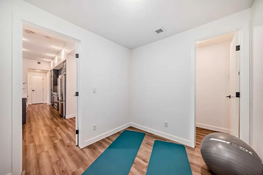4138 University Avenue NW Calgary AB T3B 6L4