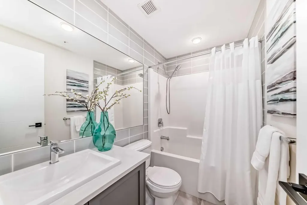 4138 University Avenue NW Calgary AB T3B 6L4