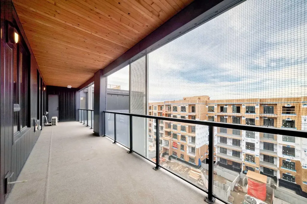 4138 University Avenue NW Calgary AB T3B 6L4