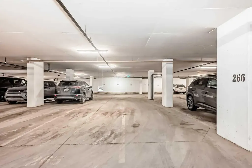 4138 University Avenue NW Calgary AB T3B 6L4