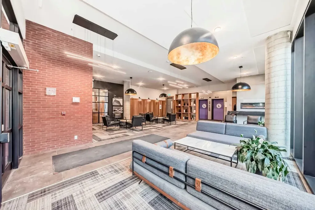 4138 University Avenue NW Calgary AB T3B 6L4