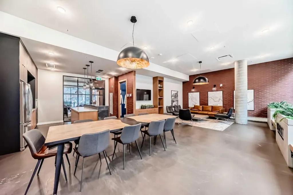 4138 University Avenue NW Calgary AB T3B 6L4