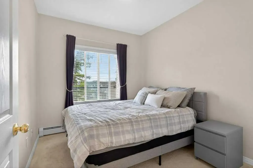345 Rocky Vista Park NW Calgary AB T3G 5K6