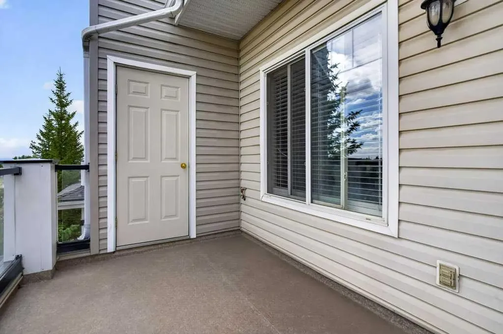 345 Rocky Vista Park NW Calgary AB T3G 5K6
