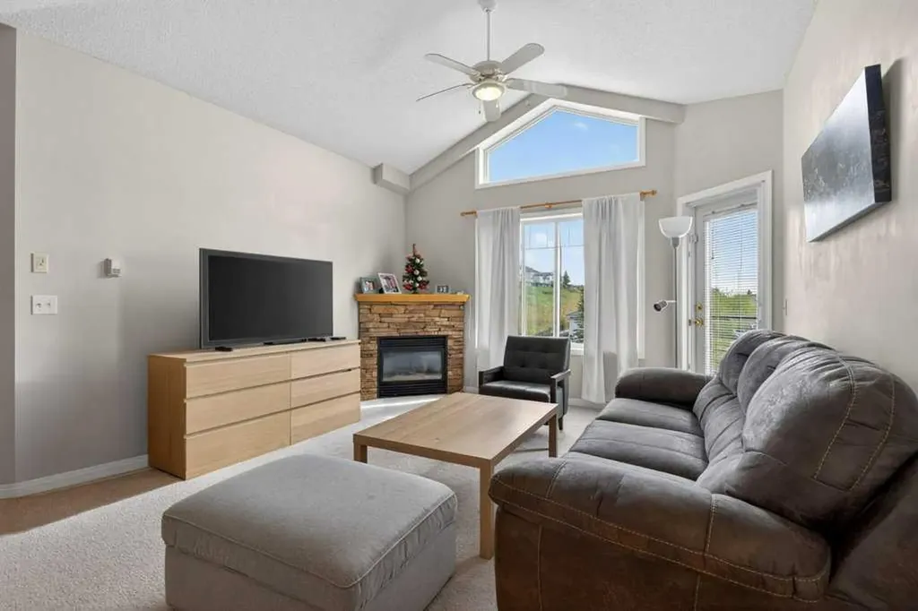 345 Rocky Vista Park NW Calgary AB T3G 5K6