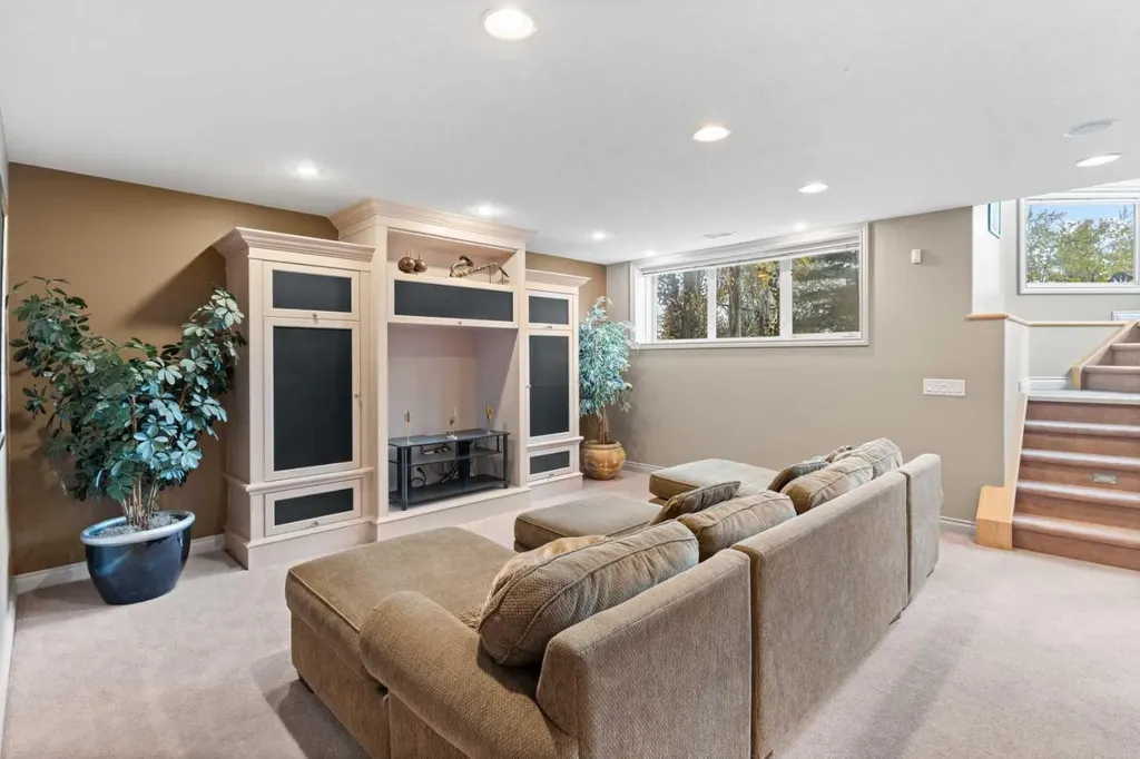 938 Panorama Hills Drive NW Calgary AB T3K 5C3
