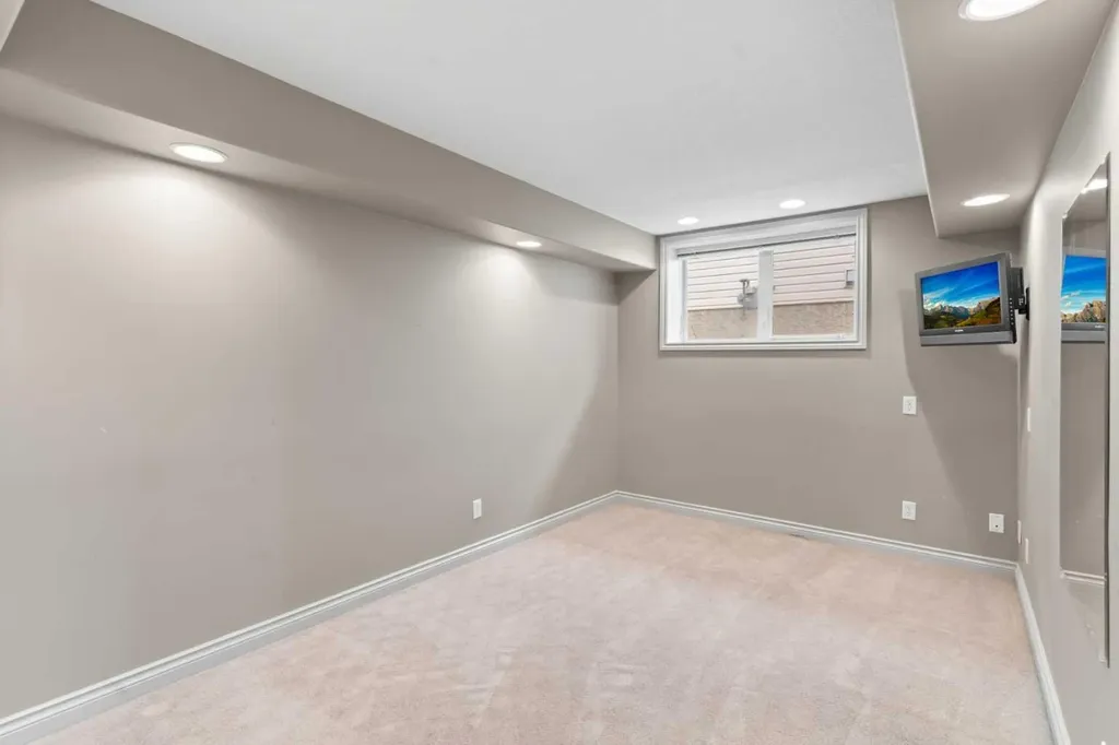 938 Panorama Hills Drive NW Calgary AB T3K 5C3