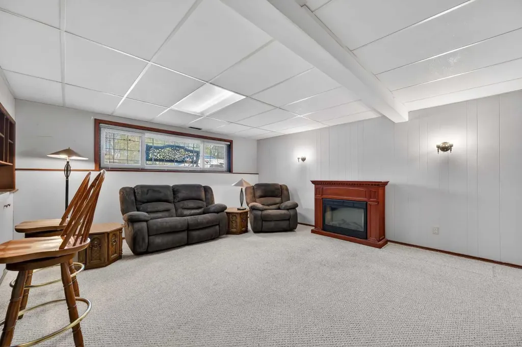 3139 Oakwood Drive SW Calgary AB T2V0K2