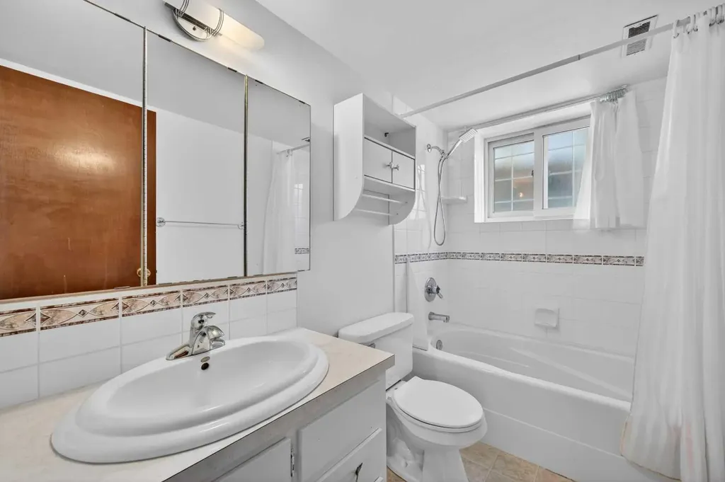 3139 Oakwood Drive SW Calgary AB T2V0K2