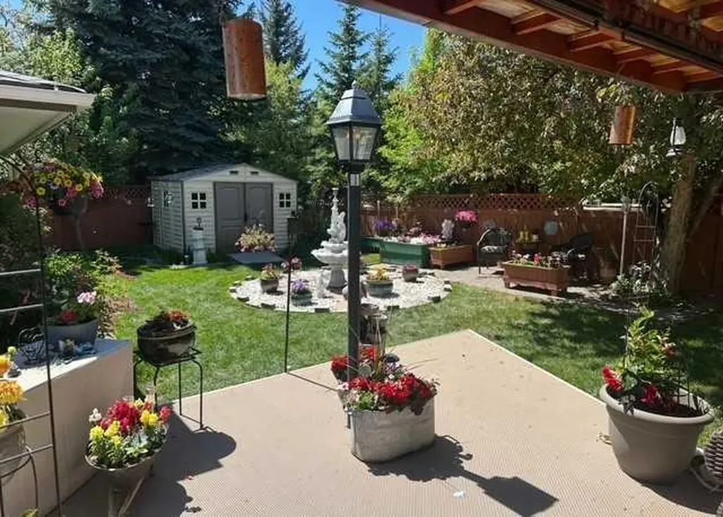 3139 Oakwood Drive SW Calgary AB T2V0K2