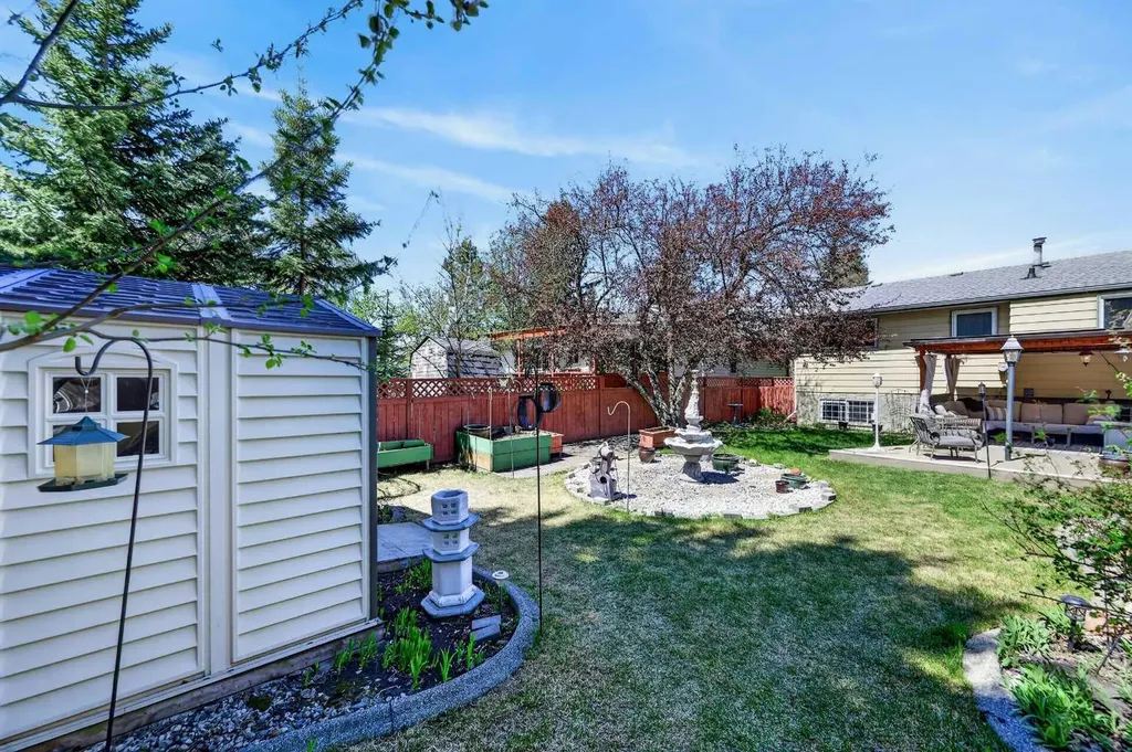 3139 Oakwood Drive SW Calgary AB T2V0K2