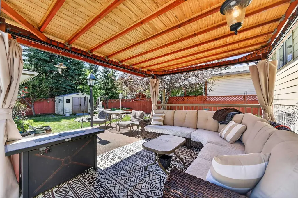 3139 Oakwood Drive SW Calgary AB T2V0K2