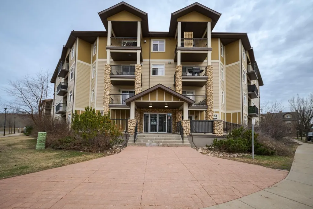 108 Denholm Gate Fort Mcmurray AB T9H 0B3