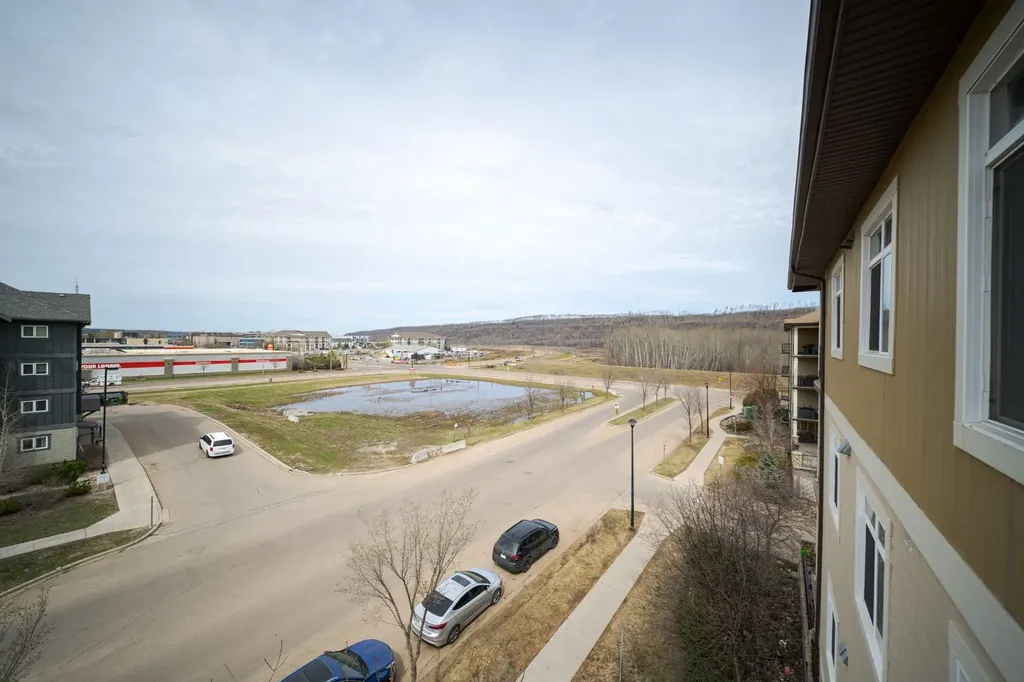 108 Denholm Gate Fort Mcmurray AB T9H 0B3