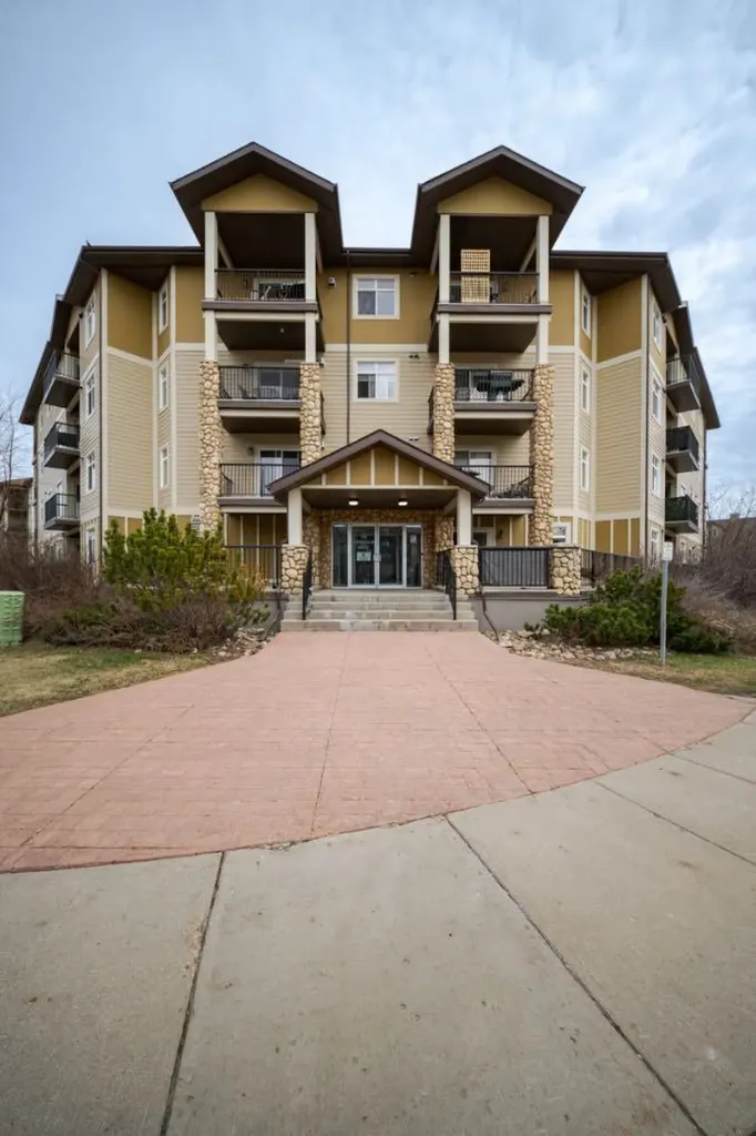 108 Denholm Gate Fort Mcmurray AB T9H 0B3