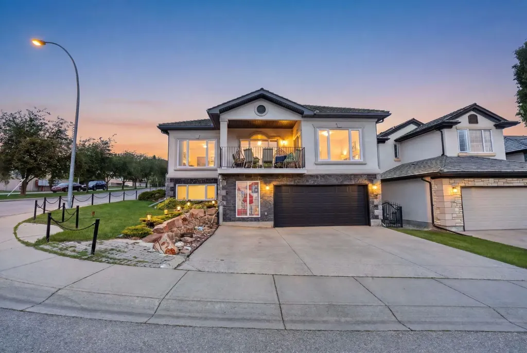 154 Sienna Ridge Landing SW Calgary AB T3H 3T1