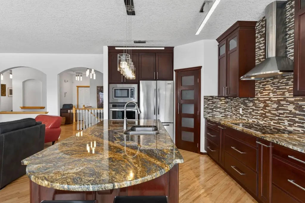 154 Sienna Ridge Landing SW Calgary AB T3H 3T1