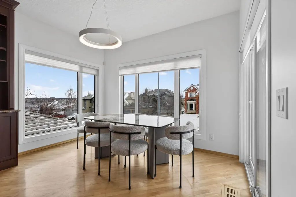 154 Sienna Ridge Landing SW Calgary AB T3H 3T1