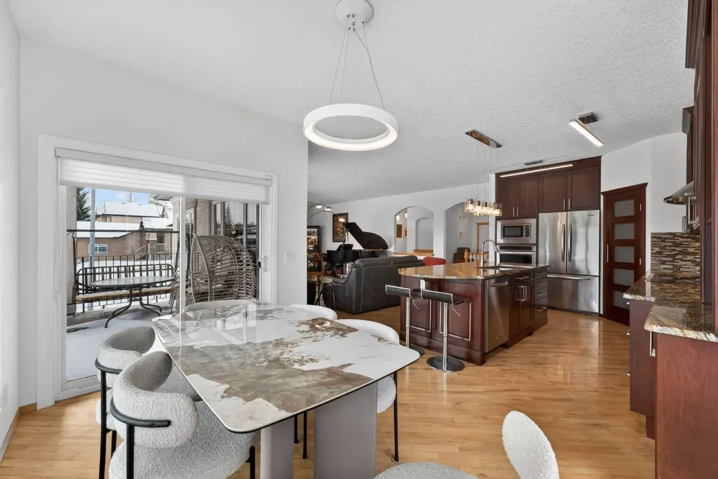154 Sienna Ridge Landing SW Calgary AB T3H 3T1