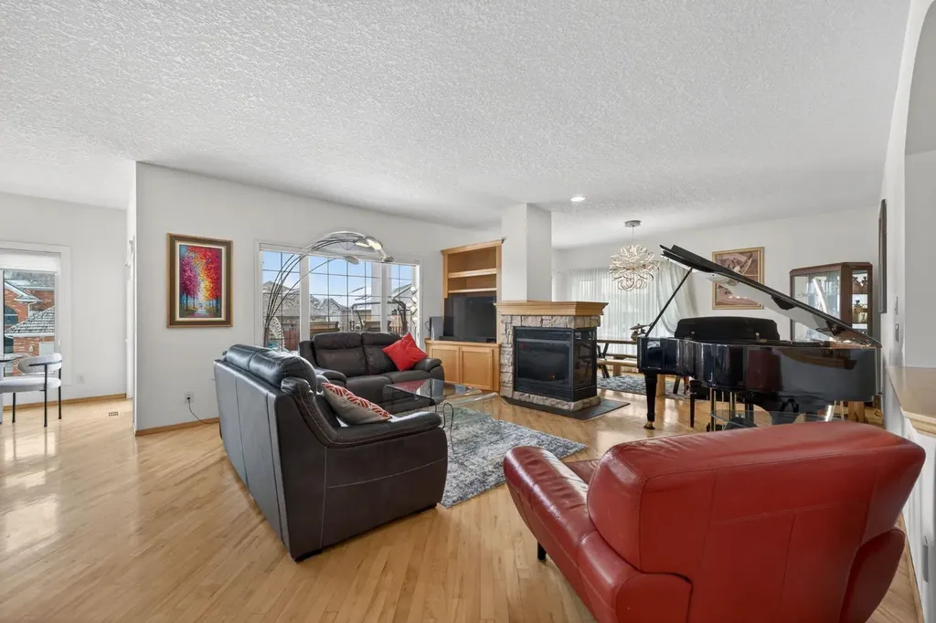 154 Sienna Ridge Landing SW Calgary AB T3H 3T1