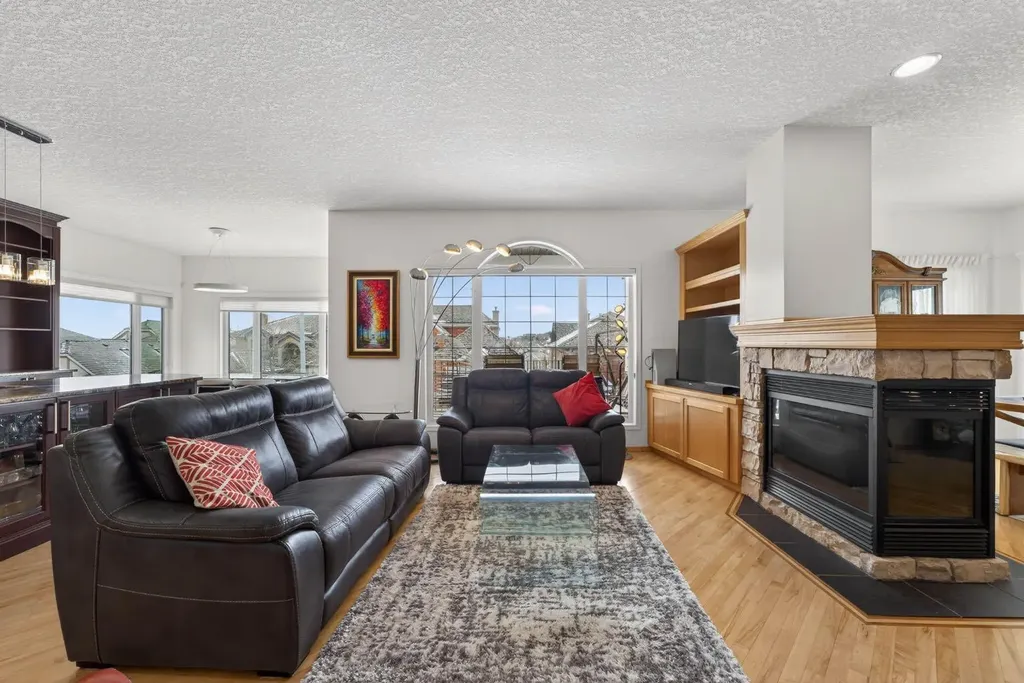 154 Sienna Ridge Landing SW Calgary AB T3H 3T1