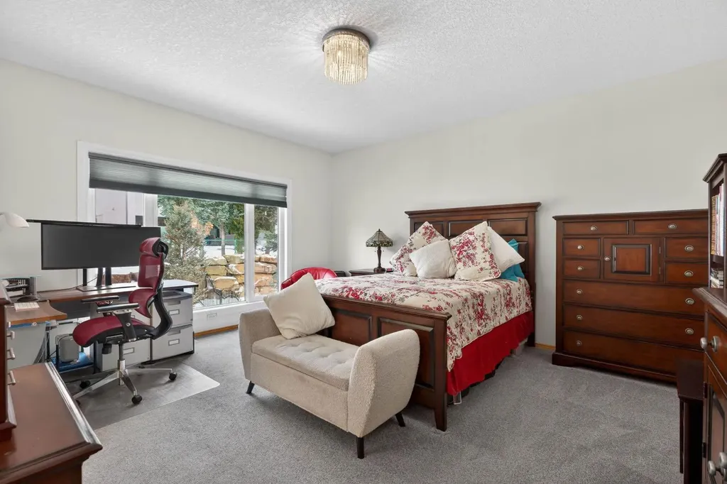 154 Sienna Ridge Landing SW Calgary AB T3H 3T1