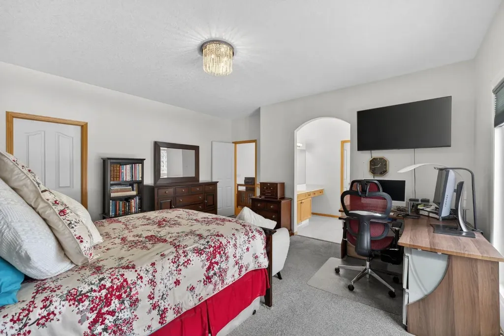 154 Sienna Ridge Landing SW Calgary AB T3H 3T1