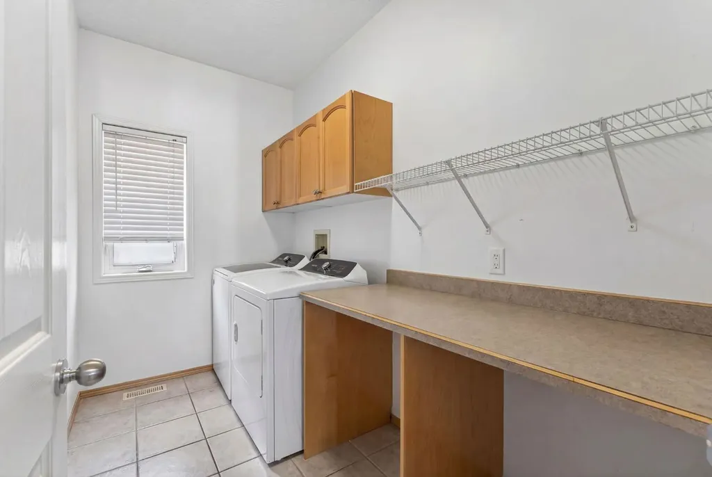 154 Sienna Ridge Landing SW Calgary AB T3H 3T1