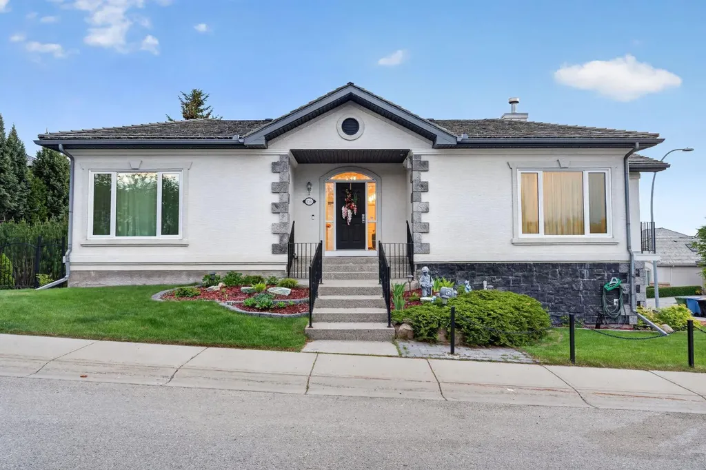 154 Sienna Ridge Landing SW Calgary AB T3H 3T1