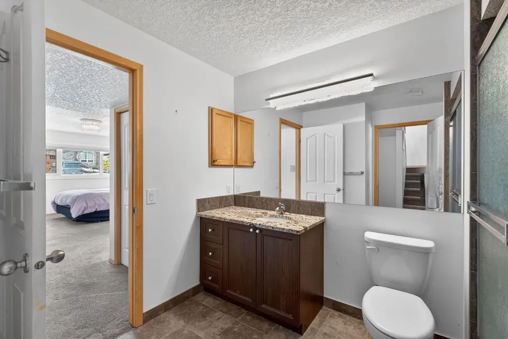 154 Sienna Ridge Landing SW Calgary AB T3H 3T1