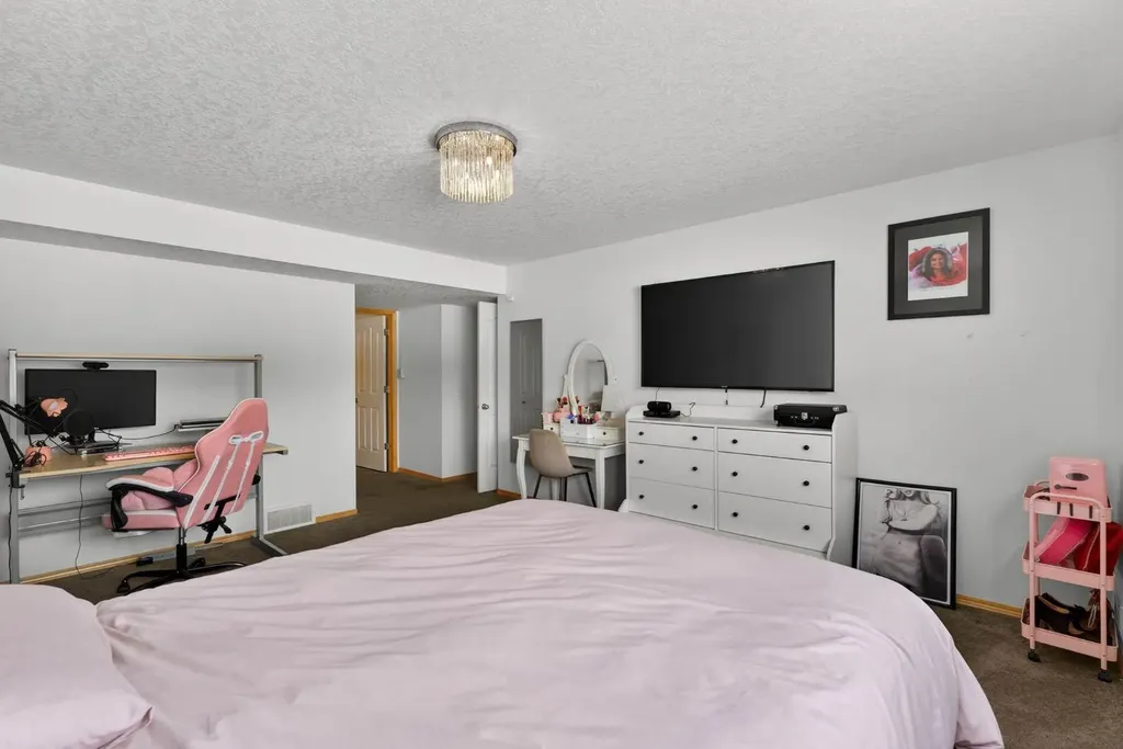 154 Sienna Ridge Landing SW Calgary AB T3H 3T1