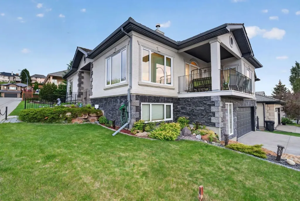 154 Sienna Ridge Landing SW Calgary AB T3H 3T1