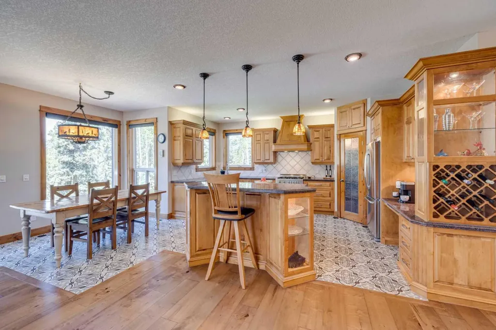 4 Highlands Place Bragg Creek AB T0L 0K0