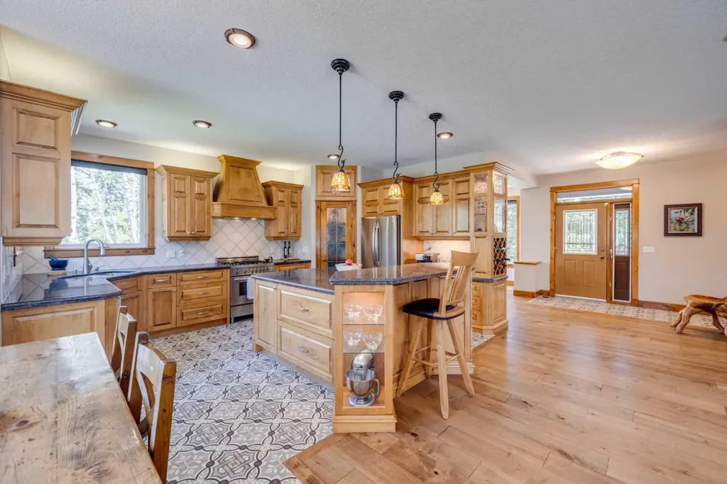 4 Highlands Place Bragg Creek AB T0L 0K0