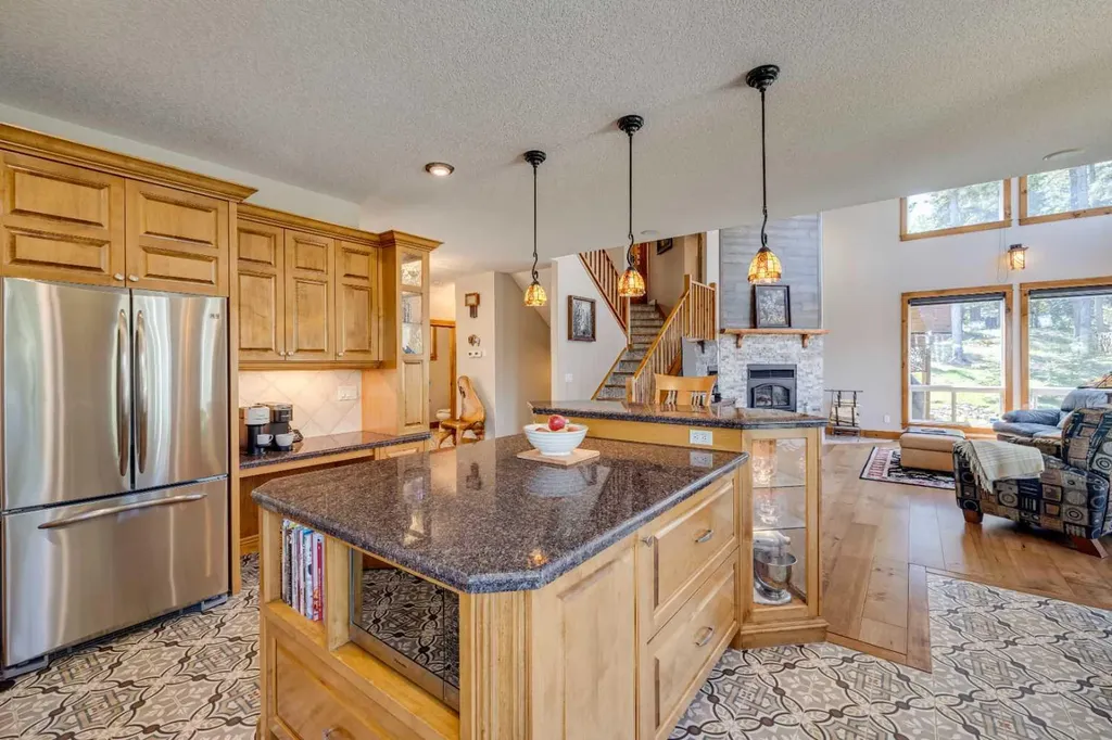 4 Highlands Place Bragg Creek AB T0L 0K0
