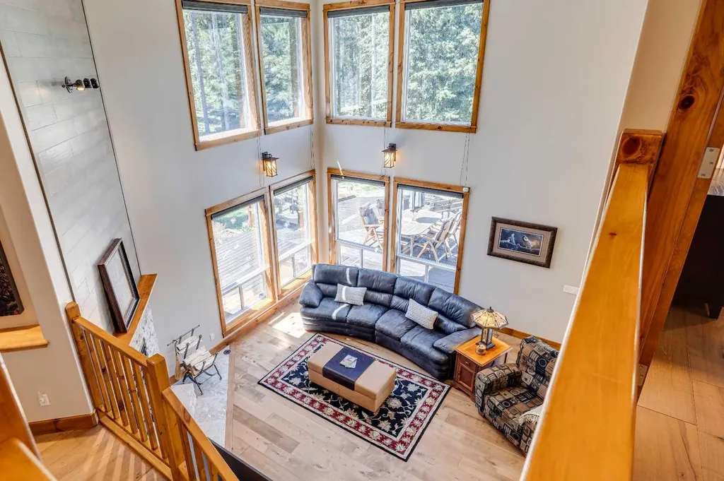 4 Highlands Place Bragg Creek AB T0L 0K0