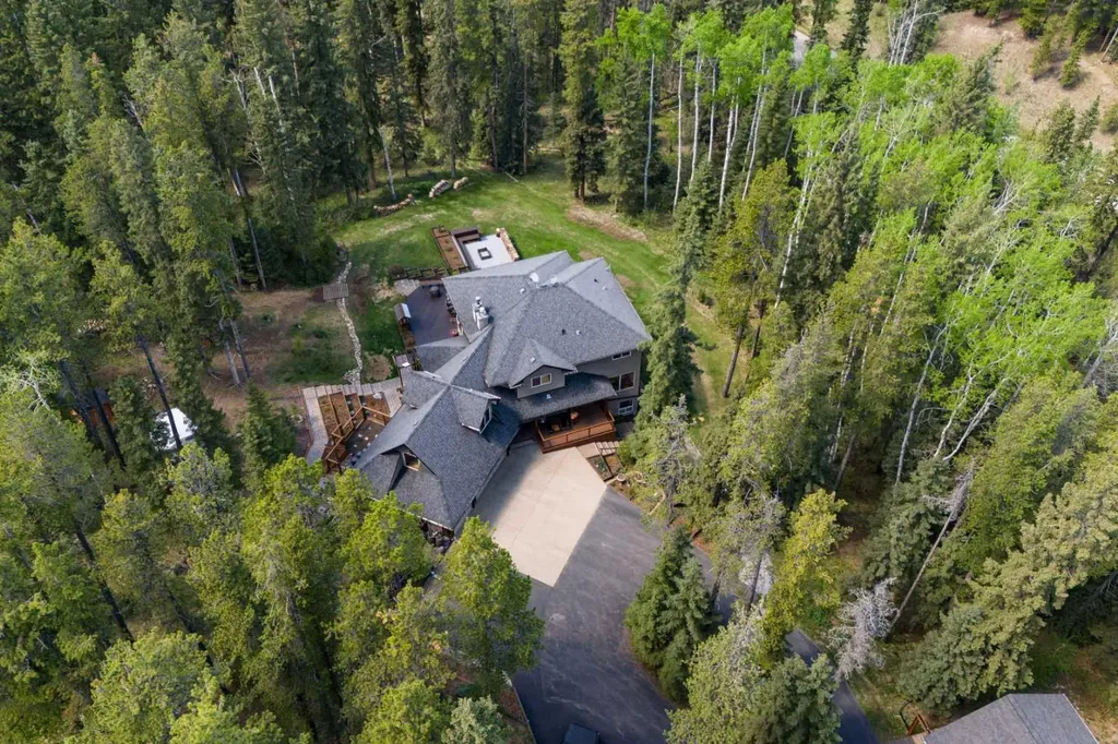 4 Highlands Place Bragg Creek AB T0L 0K0