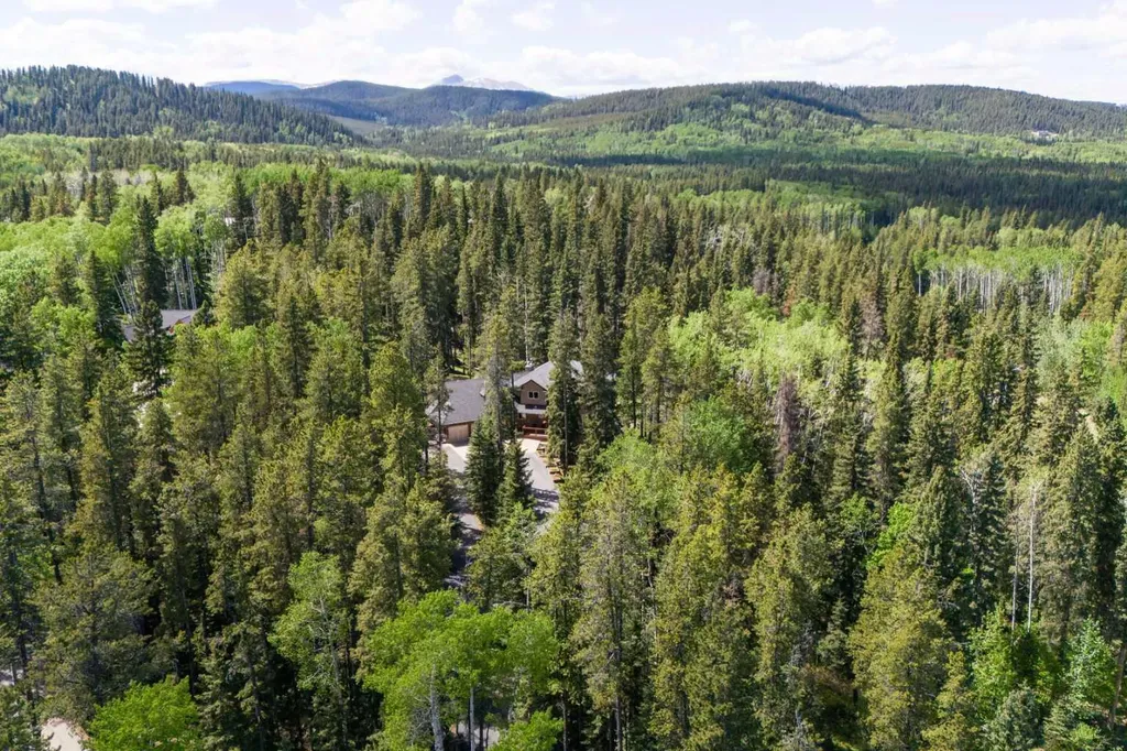 4 Highlands Place Bragg Creek AB T0L 0K0