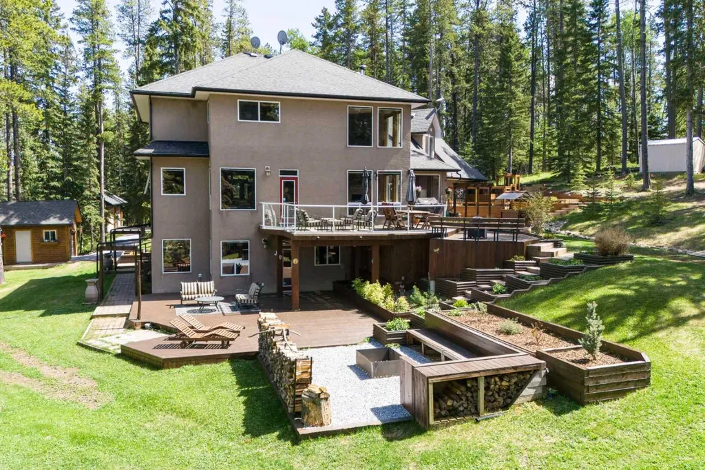 4 Highlands Place Bragg Creek AB T0L 0K0