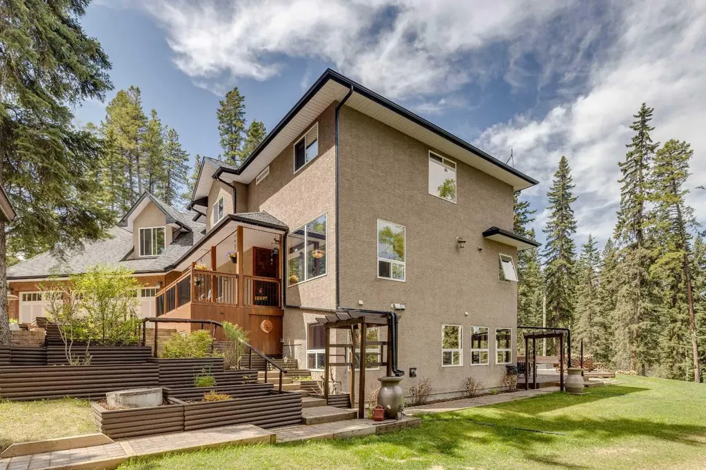4 Highlands Place Bragg Creek AB T0L 0K0