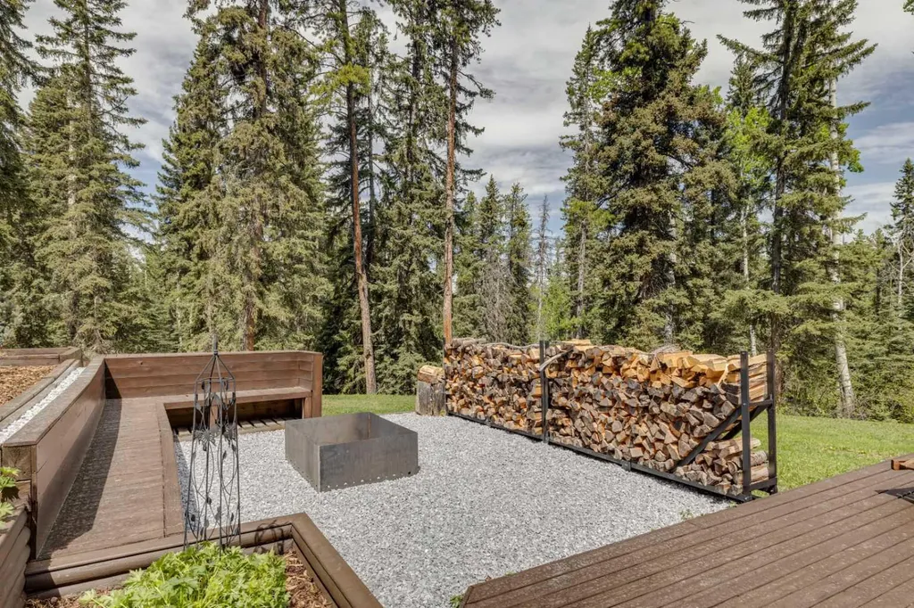 4 Highlands Place Bragg Creek AB T0L 0K0