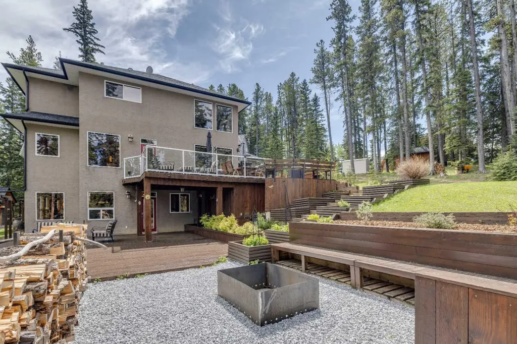 4 Highlands Place Bragg Creek AB T0L 0K0