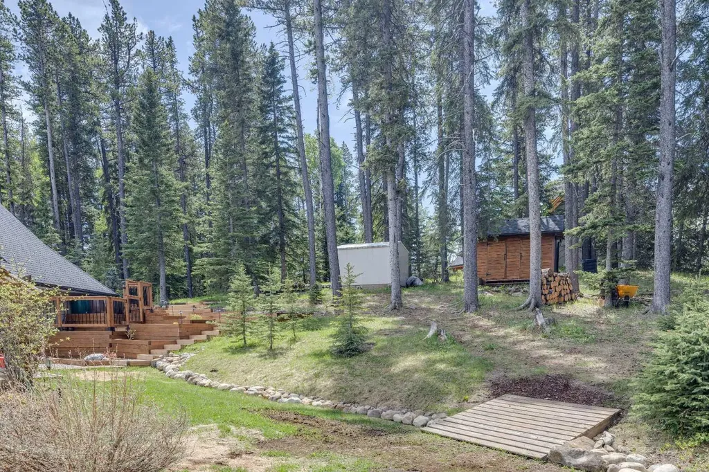 4 Highlands Place Bragg Creek AB T0L 0K0