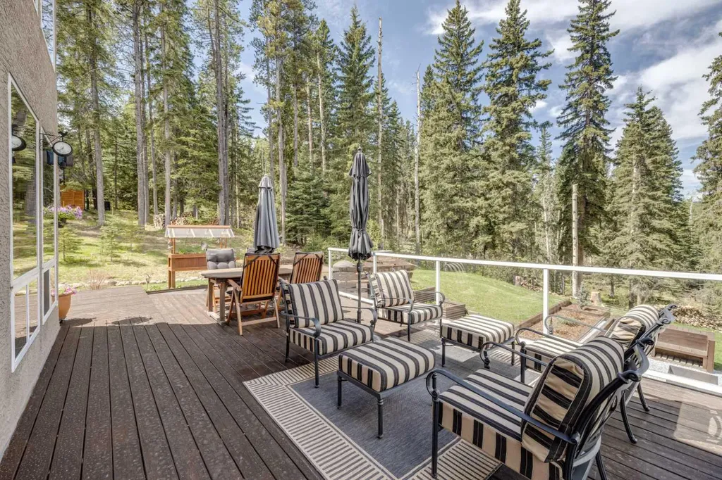 4 Highlands Place Bragg Creek AB T0L 0K0