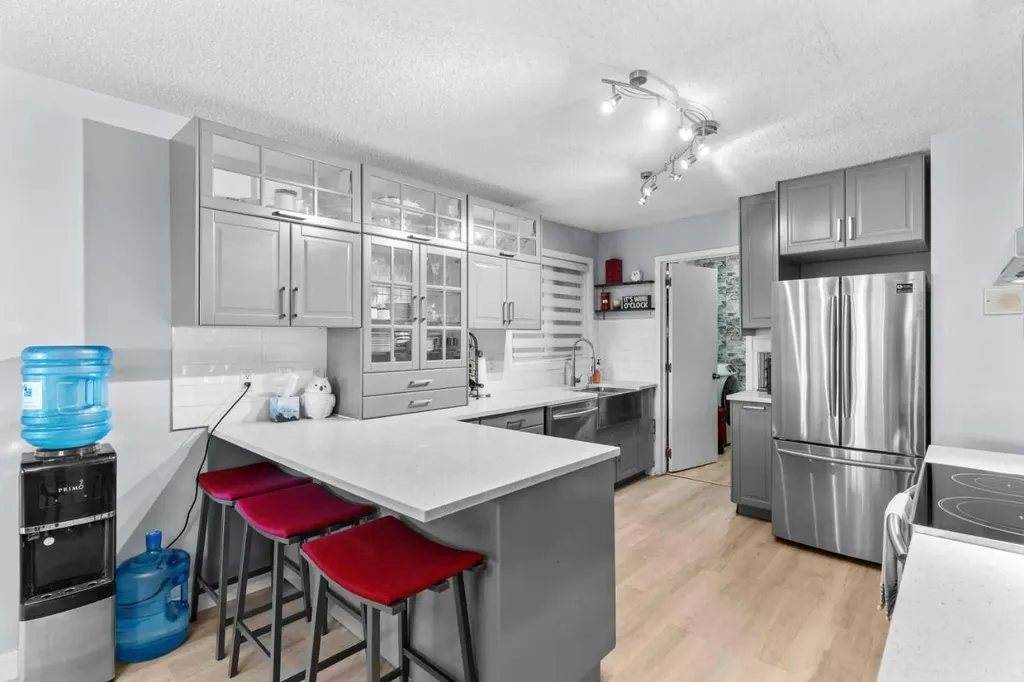 333 2 Avenue NE Calgary AB T2E 0E5