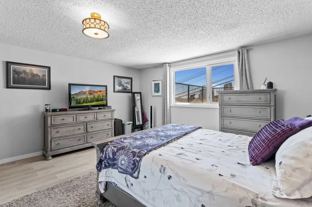 333 2 Avenue NE Calgary AB T2E 0E5